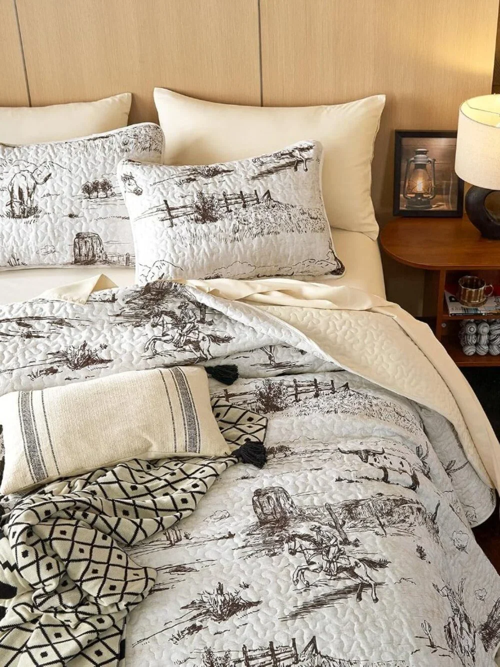 Beige Western Cowboy Quilt Set - 3-Piece Rustic Bedspread